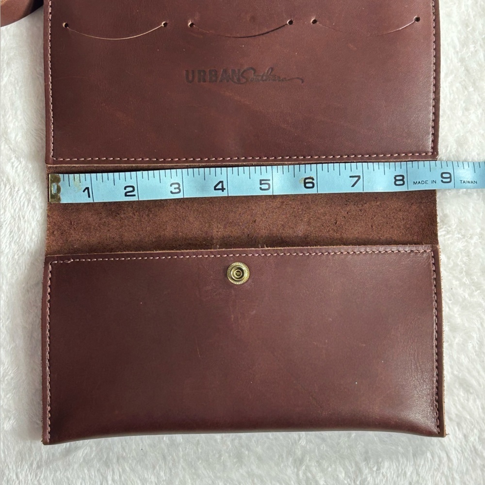 Urban Southern Elegant Brown Leather Envelope Crossbody Bag Adjustable Strap - Picture 10 of 12